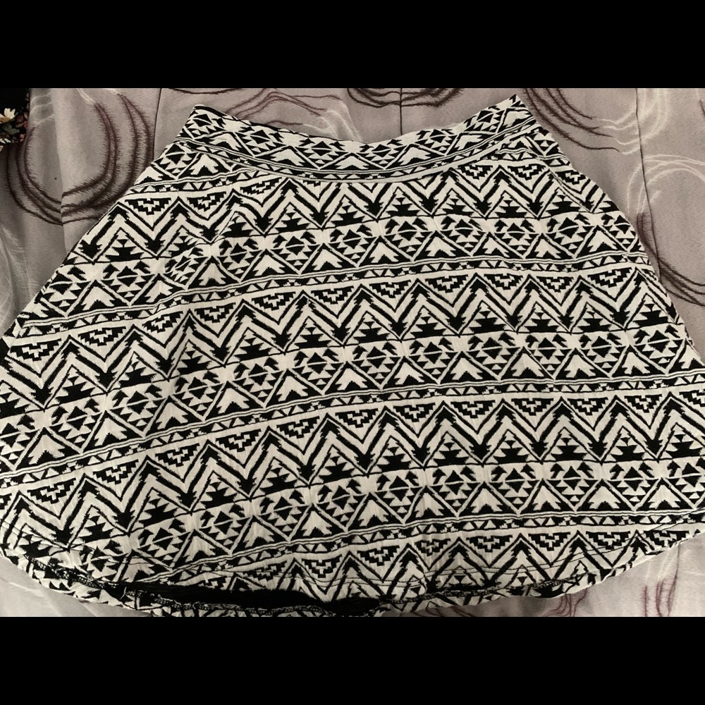 Full tilt black and white skirt